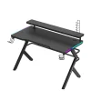 perspektiva pod levim uglom na Huzaro Hero 5.0 sto sa stalkom za monitor i RGB ivicama