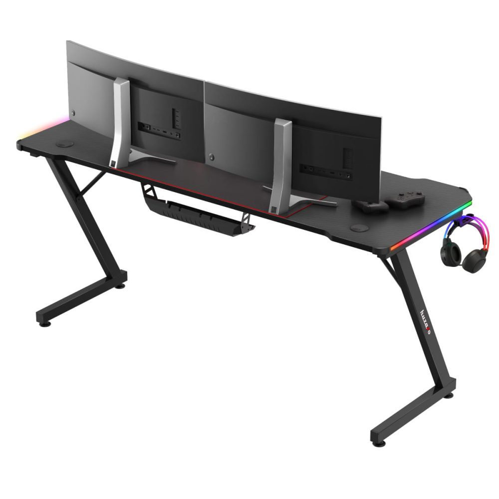 sto Huzaro Hero 4.8 sa dva monitora i ugrađenim RGB svetlom duž ivica