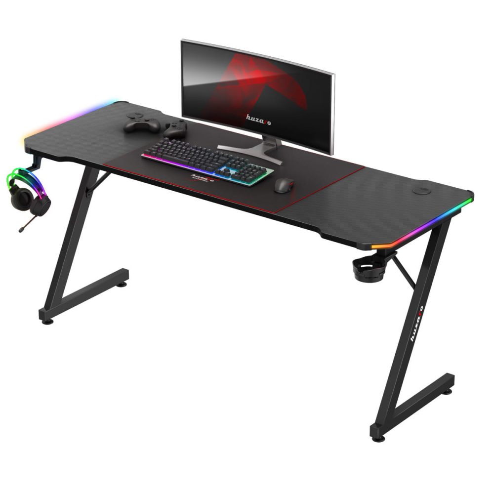 gejmerski setup na Huzaro Hero 4.8 stolu sa RGB osvetljenjem i dodatnom opremom