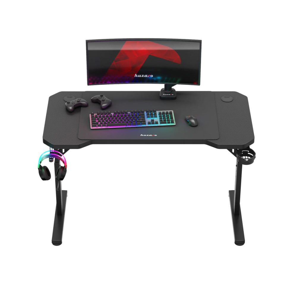 Huzaro Hero 2.6 gejmerski sto sprijeda sa zakrivljenim monitorom, RGB tastaturom i gamepadima