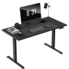 Mark Adler Leader 7.4 sto sa opremom – tastatura, monitor, lampa i dekoracija