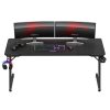 Huzaro Hero 4.8 crni sto – prednji setup sa dual-monitor konfiguracijom i RGB tastaturom